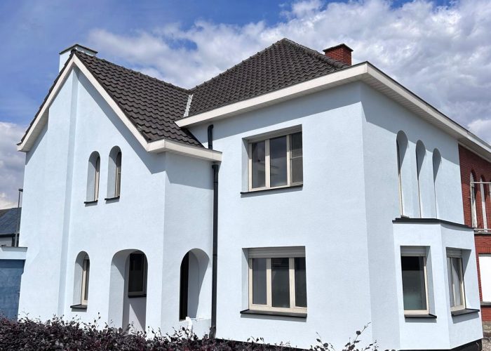 Bajabouw gevelisolatie, crepi en totaalrenovatie te Dendermonde